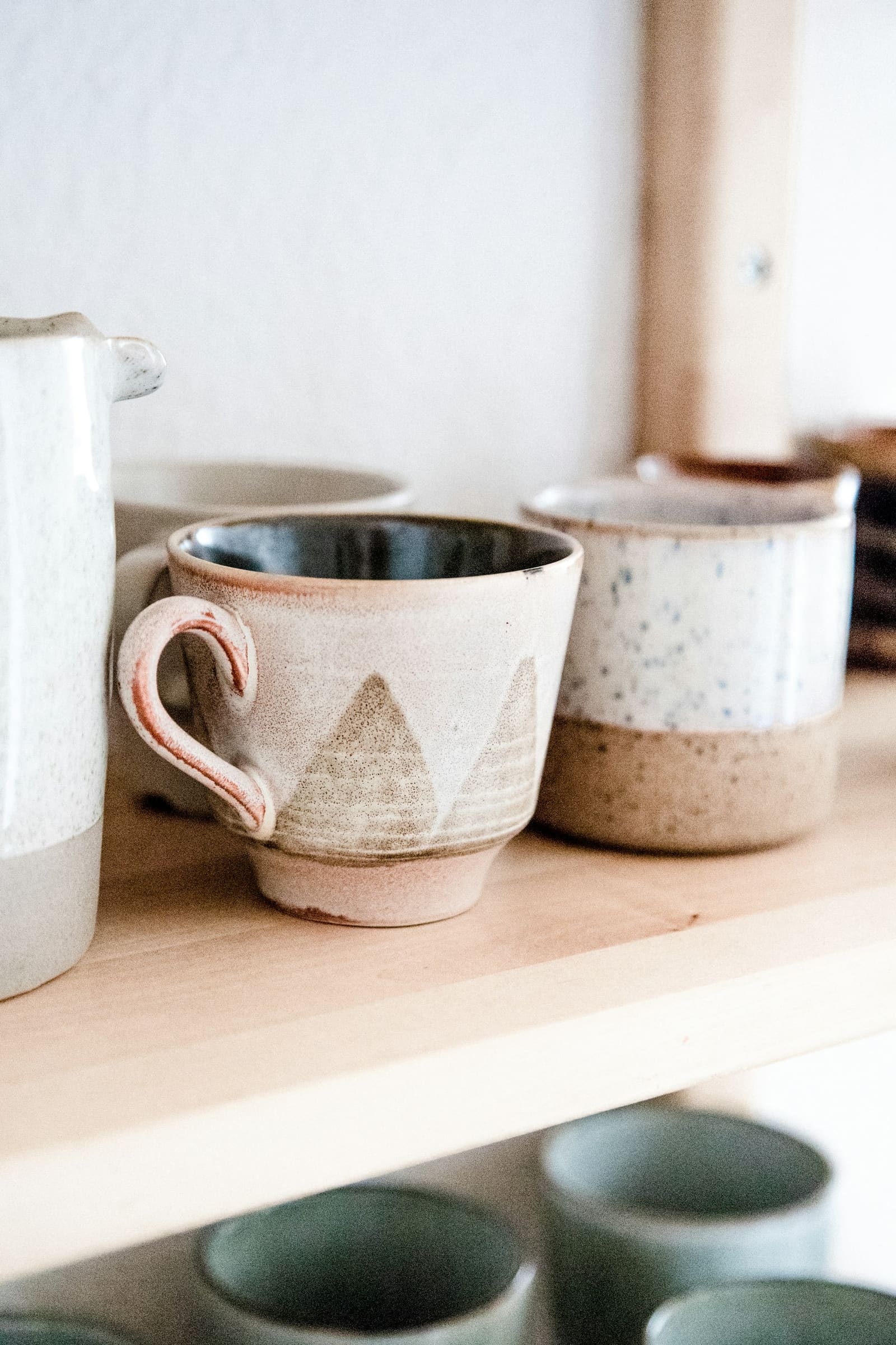 Deux tasses en céramique artisanale